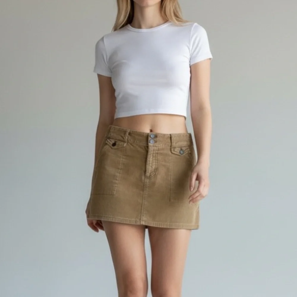 American Eagle Tan Corduroy Mini Skirt – Y2K Utility Style (Size 8)